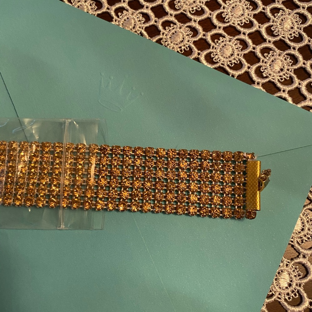 Chokers - Picture 7 of 16